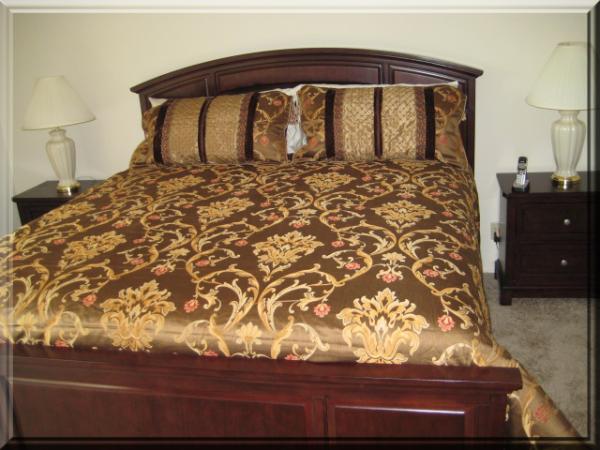 Cal King Platform bed with new mattresss